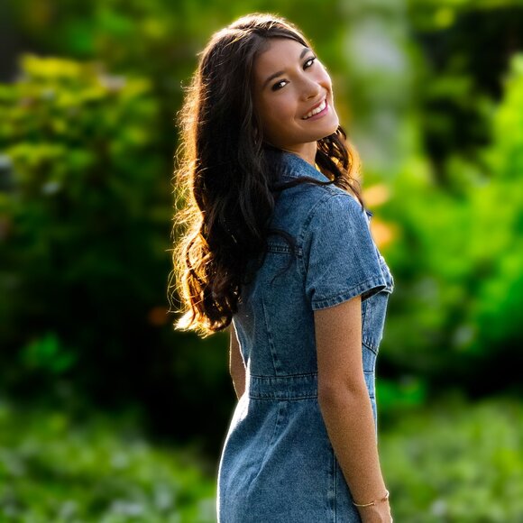 Meet your Posher, Emelia - Picture 1 of 1